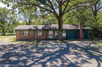 2726 W Walnut St, Paris, AR 72855