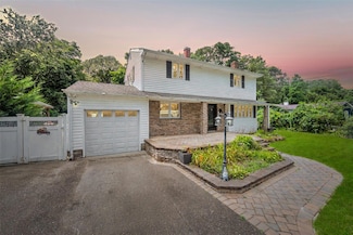 8 Brenner Rd, Coram, NY 11727