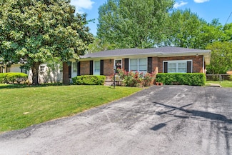 3420 Greenwood Dr, Hopkinsville, KY 42240