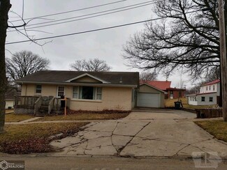 203 S Edgerton St, Exira, IA 50076