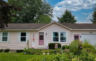 1363 Brookedge Dr, Hamlin, NY 14464