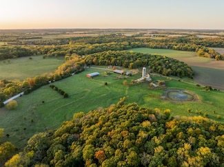 12191 Faucett Rd, Centerville, KS 66014