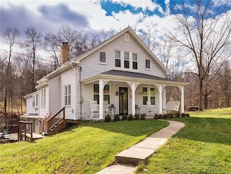 670 Sugar Camp Rd, Finleyville, PA 15332