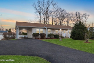 52 Tarrytown Rd, Manalapan, NJ 07726