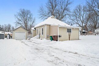 215 W Benton St, Winterset, IA 50273