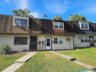 407 Saracino Dr, Maybrook, NY 12543