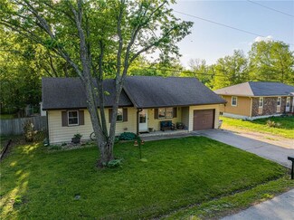 1207 S Water St, Clinton, MO 64735
