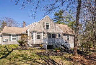 51 Dunnhill Dr, Kennebunk, ME 04043
