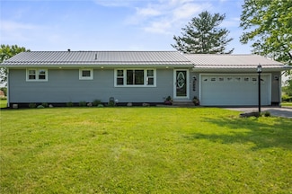 825 Gail Dr, Hermitage, PA 16148