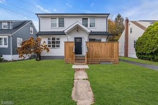 932 Wheatsheaf Rd, Roselle, NJ 07203