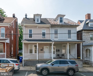 16 S 2nd St, Womelsdorf, PA 19567