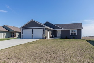 209 Wickfield Dr, Mankato, MN 56001