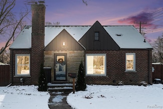 1404 E 14 Mile Rd, Royal Oak, MI 48073