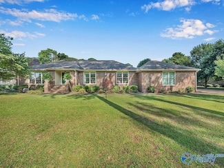 1707 Walnut St, Albertville, AL 35950