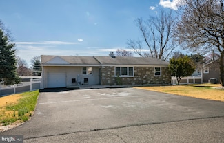 27 N Westview Ave, Feasterville Trevose, PA 19053