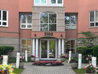 3100 Lexington Ln Unit 306, Glenview, IL 60026