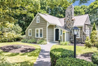 6 Rockaway St, Portsmouth, NH 03801