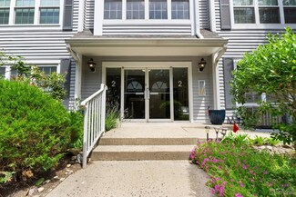 203 Raintree Ct Unit 203, Helmetta, NJ 08828