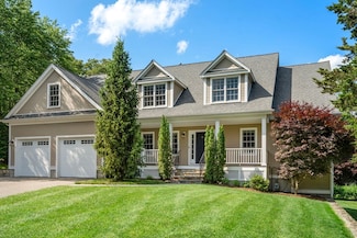 10 Gloucester Rd, Westwood, MA 02090