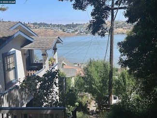 500 Alhambra St, Crockett, CA 94525