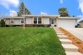 1419 Summit Ct, Mukwonago, WI 53149