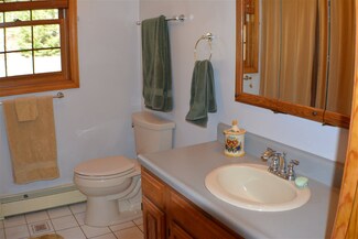 132 Bartlett Dr, Weare, NH 03281