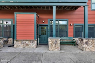 8 Trailside Dr Unit B10, Hunter, NY 12442