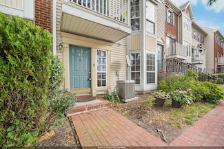 47 Dogwood St, Jersey City, NJ 07305