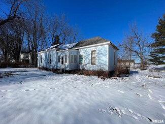 112 W Winans St, Chestnut, IL 62518