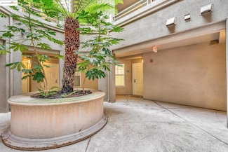 300 Caldecott Ln Unit 108, Oakland, CA 94618