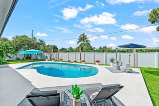 812 Chapel Hill Blvd, Boynton Beach, FL 33435