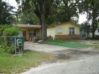 440 NE 164th St, Miami, FL 33162