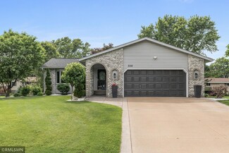 356 James Ct, Saint Paul, MN 55115