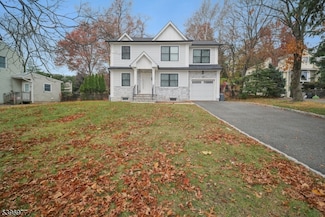 134 Hillside Ave, Livingston, NJ 07039