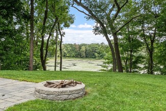9 Hall Pond Rd, Boylston, MA 01505