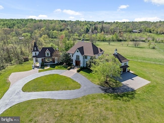 925 Drovers Ln, Chester Springs, PA 19425