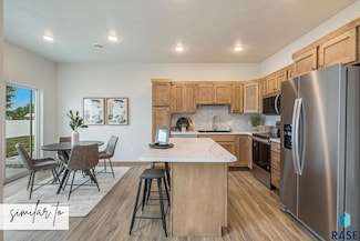 5702 E Avett Place, Sioux Falls, SD 57108