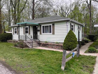 111 W Elm St, South Whitley, IN 46787