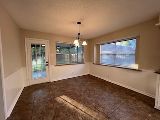 223 Wedgewood St, Lake Jackson, TX 77566