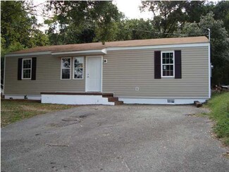 24 Longstreet Rd, Rossville, GA 30741