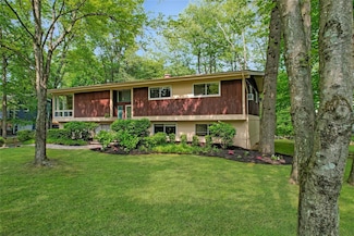 2 Hedge Row, New City, NY 10956