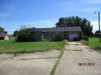 1904 Mohawk Blvd, Tulsa, OK 74110