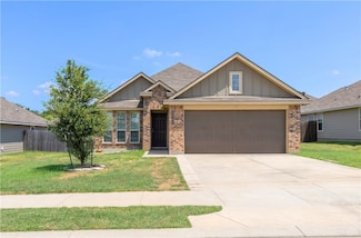 2703 Montana Ave, Bryan, TX 77803