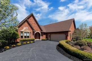 8332 Clarence Ln N, East Amherst, NY 14051