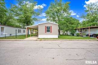 105 Mulberry Dr, Morton, IL 61550