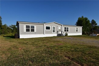6340 Futurity Dr, Harrah, OK 73045
