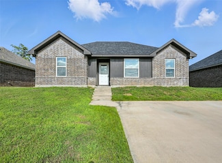 913 N Barrett Ave, Denison, TX 75020