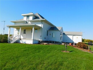 3393 E 140th St N, Grinnell, IA 50112