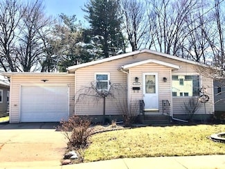 1209 E 16th St, Sterling, IL 61081