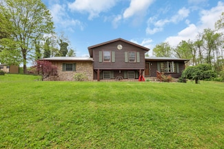 1040 Ivy Dr, Zanesville, OH 43701